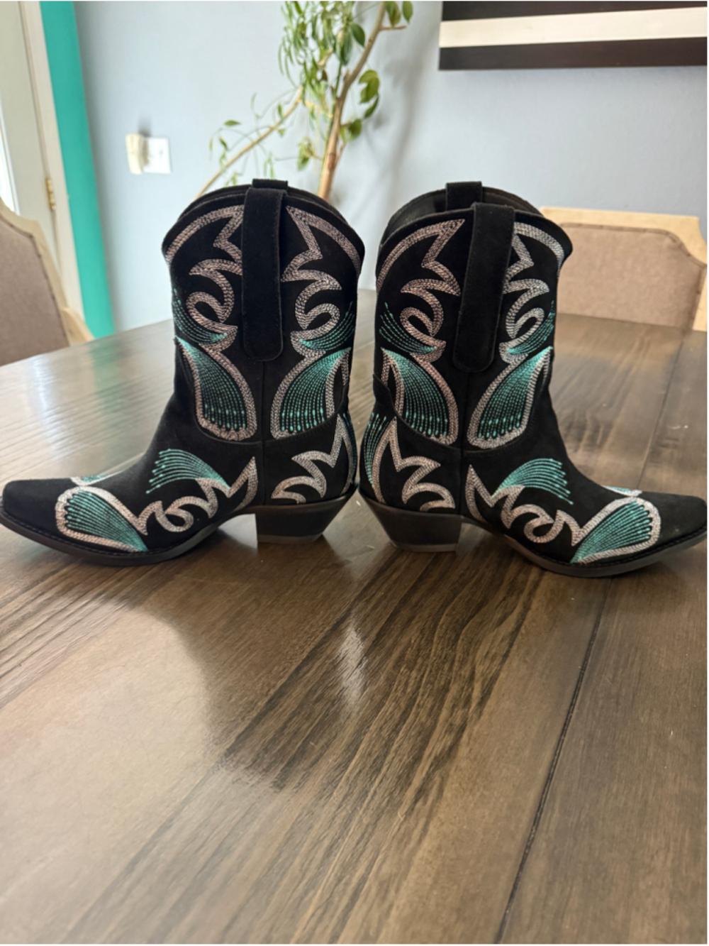 Dingo Flyin Colors Suede Leather Booties, Size 7, NWT - Picture 2 of 6